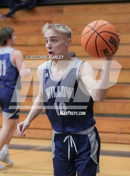 Thumbnail 2 in Willow Canyon vs. Liberty (Hoopsgiving Tournament) photogallery.