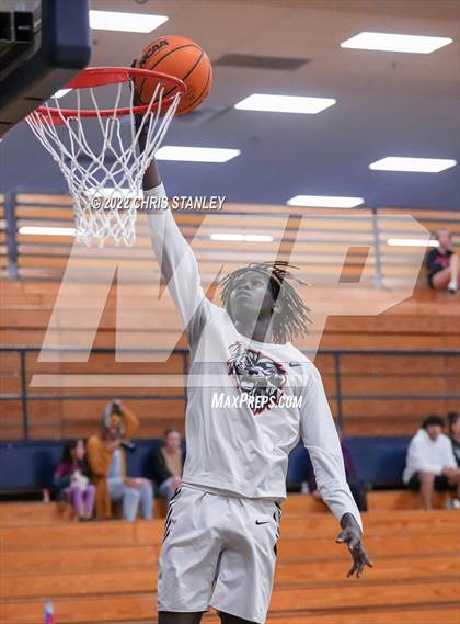 Thumbnail 3 in Willow Canyon vs. Liberty (Hoopsgiving Tournament) photogallery.