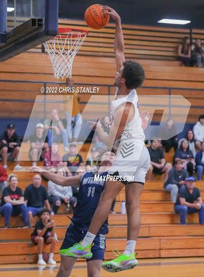 Thumbnail 2 in Willow Canyon vs. Liberty (Hoopsgiving Tournament) photogallery.