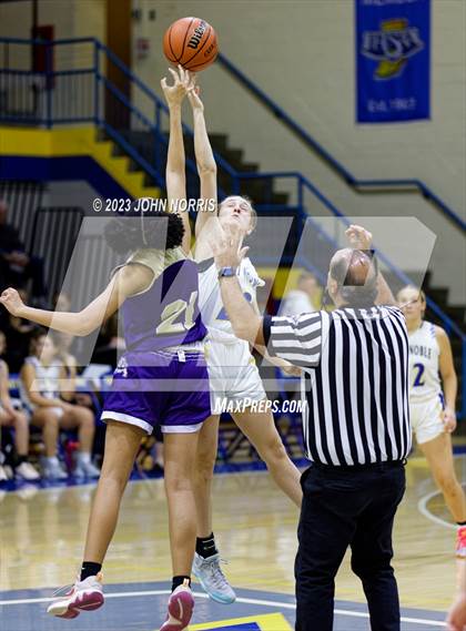 Thumbnail 1 in New Haven @ East Noble photogallery.