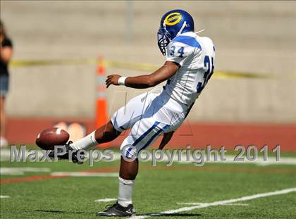 Thumbnail 3 in Alta vs. Crenshaw (Mission Viejo Football Classic) photogallery.