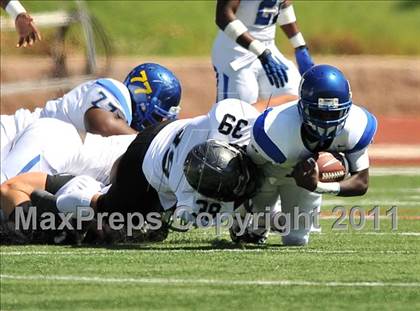 Thumbnail 1 in Alta vs. Crenshaw (Mission Viejo Football Classic) photogallery.