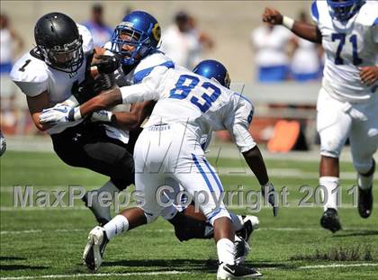 Thumbnail 2 in Alta vs. Crenshaw (Mission Viejo Football Classic) photogallery.