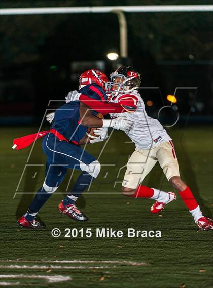 Thumbnail 3 in Central Catholic vs. Everett (MIAA Division 1 North Final) photogallery.