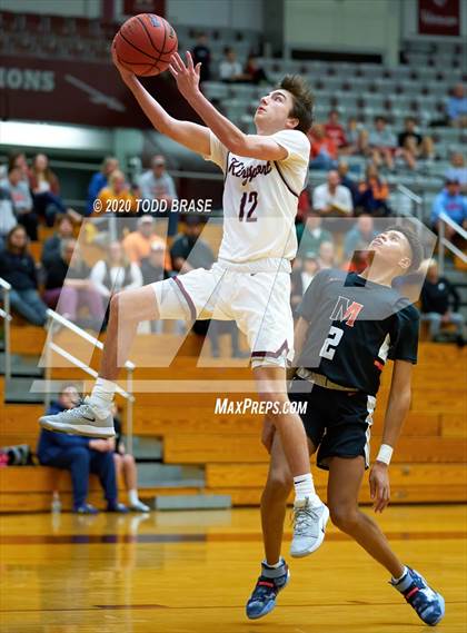 Thumbnail 2 in Morristown-Hamblen East @ Dobyns-Bennett (TSSAA Region 1-AAA Quarterfinal) photogallery.