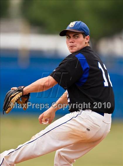 Thumbnail 3 in Houston Christian vs. Trinity Christian (TAPPS 5A Semifinal) photogallery.