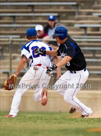 Thumbnail 3 in Houston Christian vs. Trinity Christian (TAPPS 5A Semifinal) photogallery.
