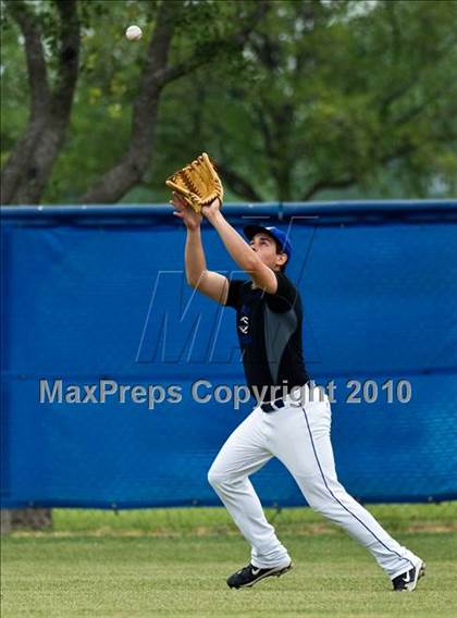 Thumbnail 1 in Houston Christian vs. Trinity Christian (TAPPS 5A Semifinal) photogallery.