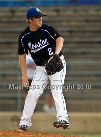 Thumbnail 2 in Houston Christian vs. Trinity Christian (TAPPS 5A Semifinal) photogallery.