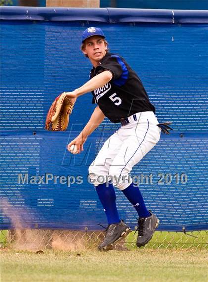 Thumbnail 2 in Houston Christian vs. Trinity Christian (TAPPS 5A Semifinal) photogallery.
