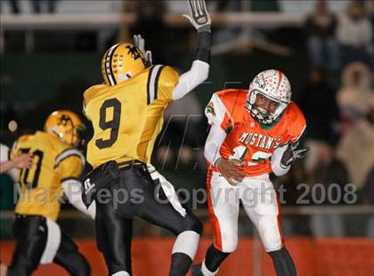 Thumbnail 2 in Lincolnton @ East Lincoln (NCHSAA 2-AA Playoffs) photogallery.