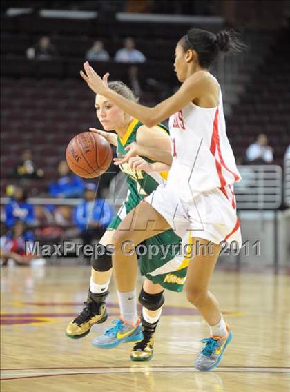 Thumbnail 2 in Serra vs. St. Joseph (CIF SoCal D3 Regional Final) photogallery.
