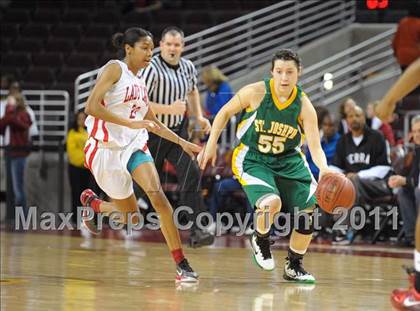 Thumbnail 2 in Serra vs. St. Joseph (CIF SoCal D3 Regional Final) photogallery.