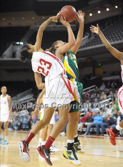 Thumbnail 2 in Serra vs. St. Joseph (CIF SoCal D3 Regional Final) photogallery.