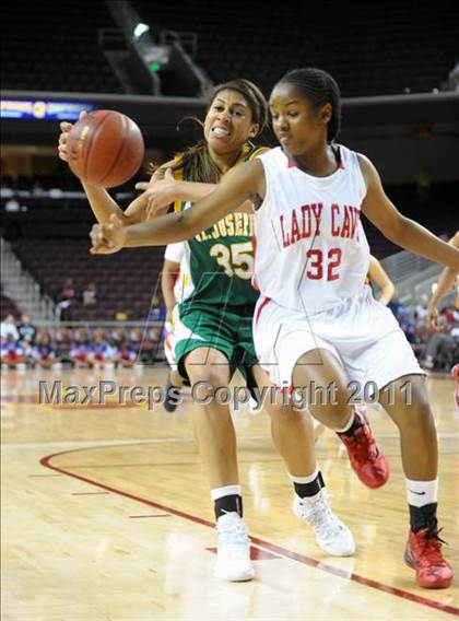 Thumbnail 2 in Serra vs. St. Joseph (CIF SoCal D3 Regional Final) photogallery.