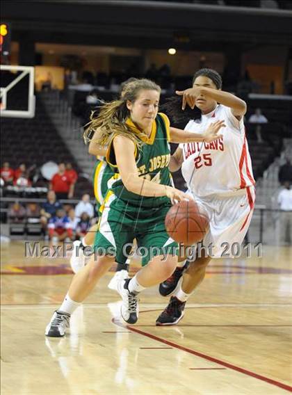 Thumbnail 3 in Serra vs. St. Joseph (CIF SoCal D3 Regional Final) photogallery.
