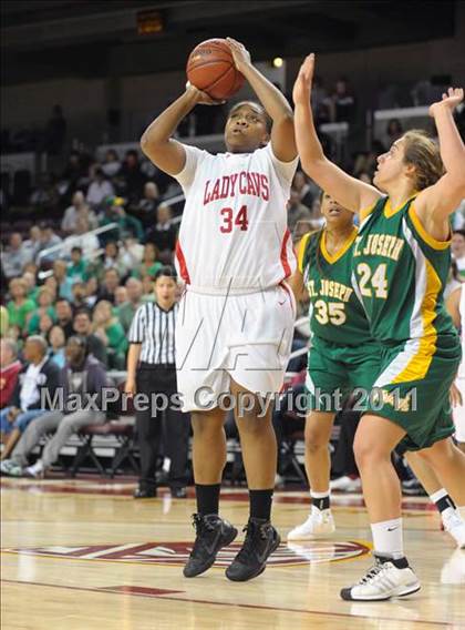 Thumbnail 2 in Serra vs. St. Joseph (CIF SoCal D3 Regional Final) photogallery.