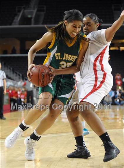 Thumbnail 3 in Serra vs. St. Joseph (CIF SoCal D3 Regional Final) photogallery.