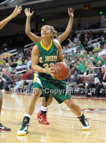 Thumbnail 3 in Serra vs. St. Joseph (CIF SoCal D3 Regional Final) photogallery.