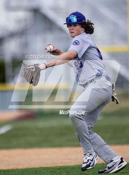 Thumbnail 3 in Collinsville @ Belleville West photogallery.