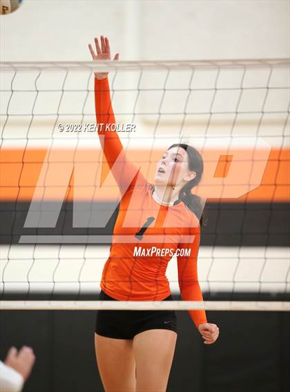 Thumbnail 2 in Utica Eisenhower @ Utica photogallery.
