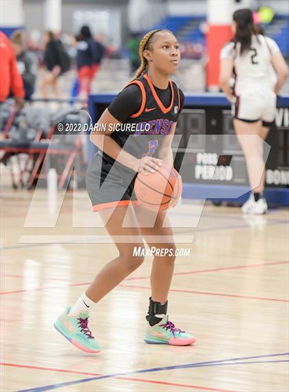 Thumbnail 1 in Salesian College Preparatory vs. Benson Tech (NIKE Tournament of Champions) photogallery.