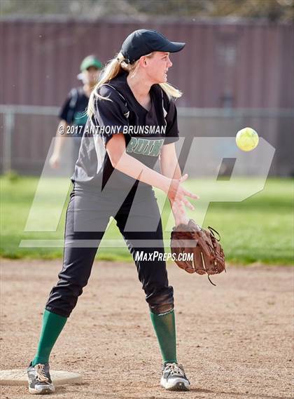 Thumbnail 3 in Ponderosa vs. Placer (Pre-Season Tournament) photogallery.