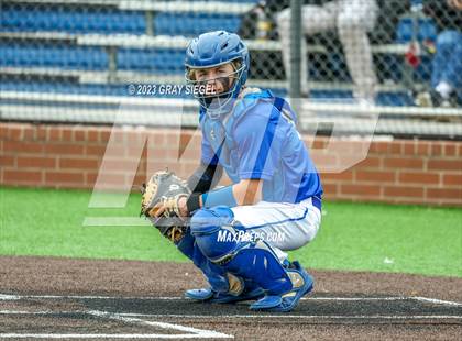 Thumbnail 2 in Edmond Memorial @ Deer Creek photogallery.