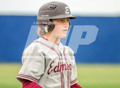 Thumbnail 1 in Edmond Memorial @ Deer Creek photogallery.