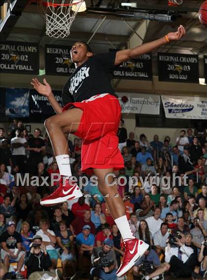 Thumbnail 3 in Slam Dunk Contest (City of Palms Classic) photogallery.