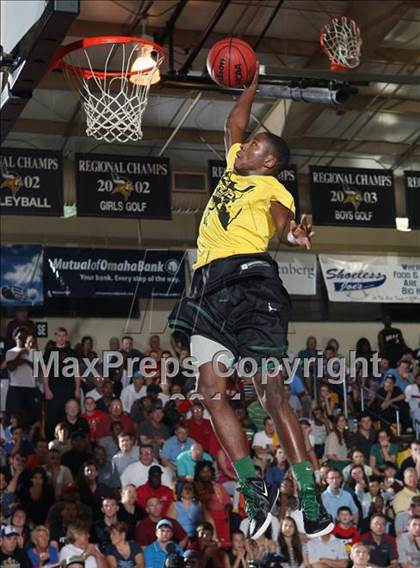 Thumbnail 3 in Slam Dunk Contest (City of Palms Classic) photogallery.