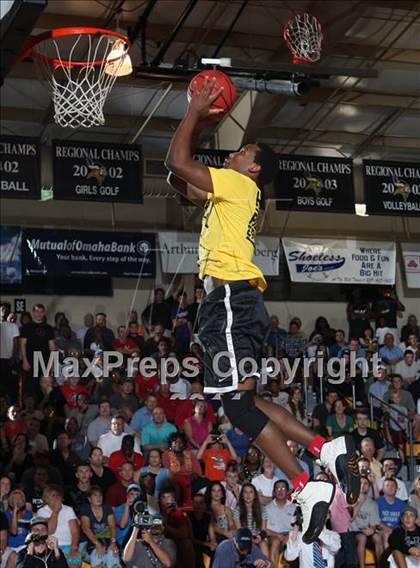 Thumbnail 1 in Slam Dunk Contest (City of Palms Classic) photogallery.