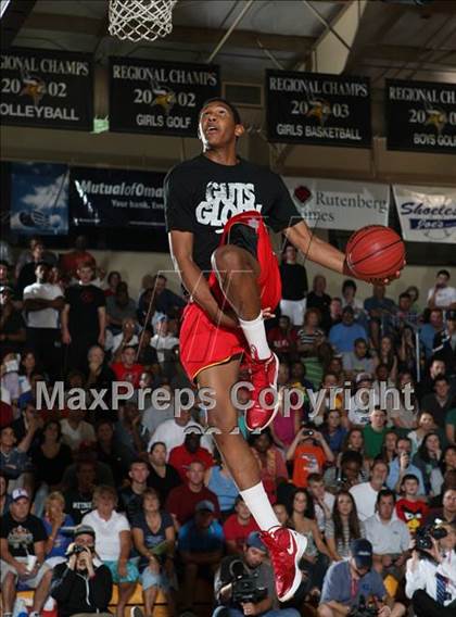 Thumbnail 2 in Slam Dunk Contest (City of Palms Classic) photogallery.