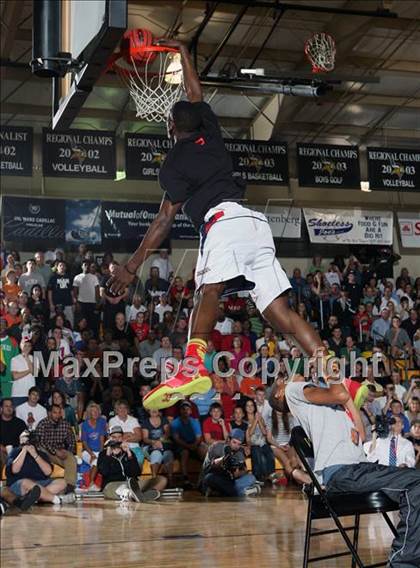 Thumbnail 3 in Slam Dunk Contest (City of Palms Classic) photogallery.