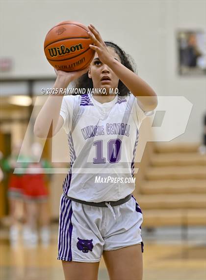 Thumbnail 3 in Anderson vs. Muncie Central (IHSAA 4A Section 10 First Round)  photogallery.