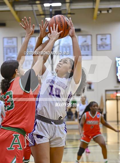 Thumbnail 3 in Anderson vs. Muncie Central (IHSAA 4A Section 10 First Round)  photogallery.