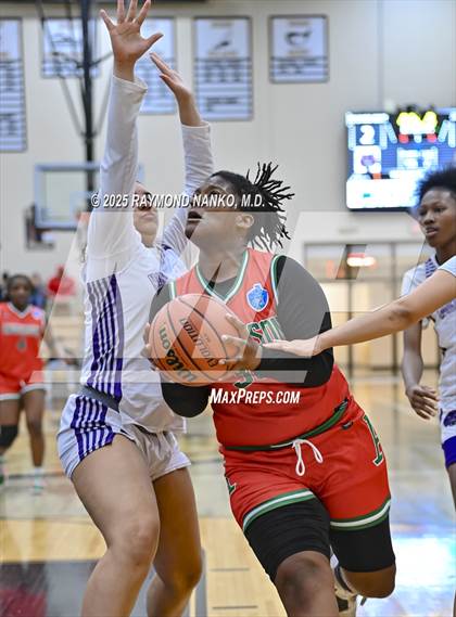 Thumbnail 3 in Anderson vs. Muncie Central (IHSAA 4A Section 10 First Round)  photogallery.