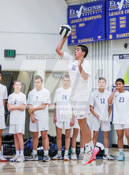 Thumbnail 1 in Loyola @ El Segundo photogallery.