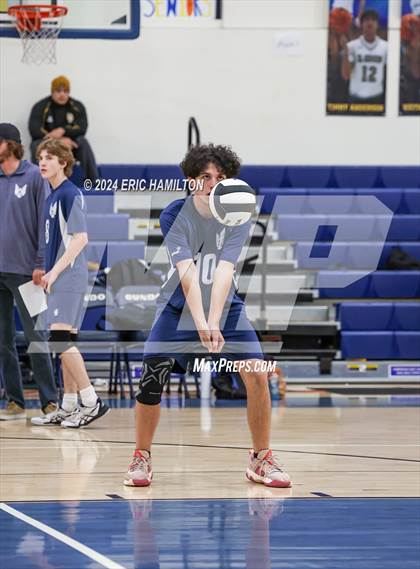 Thumbnail 3 in Loyola @ El Segundo photogallery.