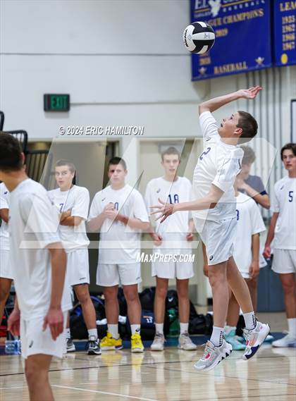 Thumbnail 3 in Loyola @ El Segundo photogallery.