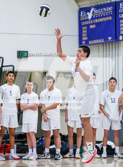 Thumbnail 2 in Loyola @ El Segundo photogallery.