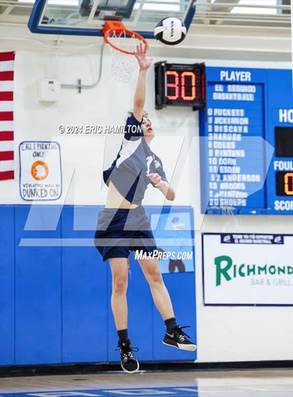 Thumbnail 1 in Loyola @ El Segundo photogallery.