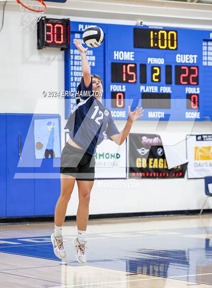 Thumbnail 3 in Loyola @ El Segundo photogallery.