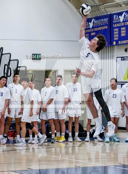 Thumbnail 1 in Loyola @ El Segundo photogallery.