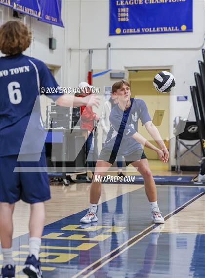 Thumbnail 1 in Loyola @ El Segundo photogallery.