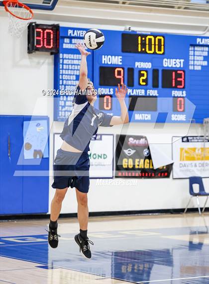 Thumbnail 1 in Loyola @ El Segundo photogallery.