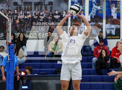 Thumbnail 1 in Loyola @ El Segundo photogallery.