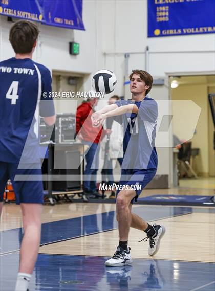 Thumbnail 1 in Loyola @ El Segundo photogallery.