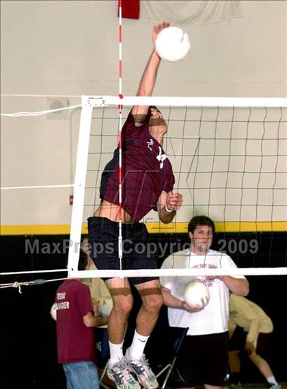 Thumbnail 2 in Laguna Beach vs. Parker (CIF SoCal D3 Final) photogallery.