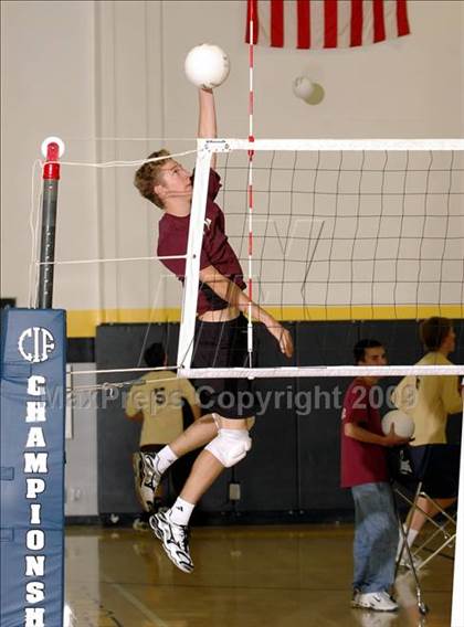 Thumbnail 3 in Laguna Beach vs. Parker (CIF SoCal D3 Final) photogallery.